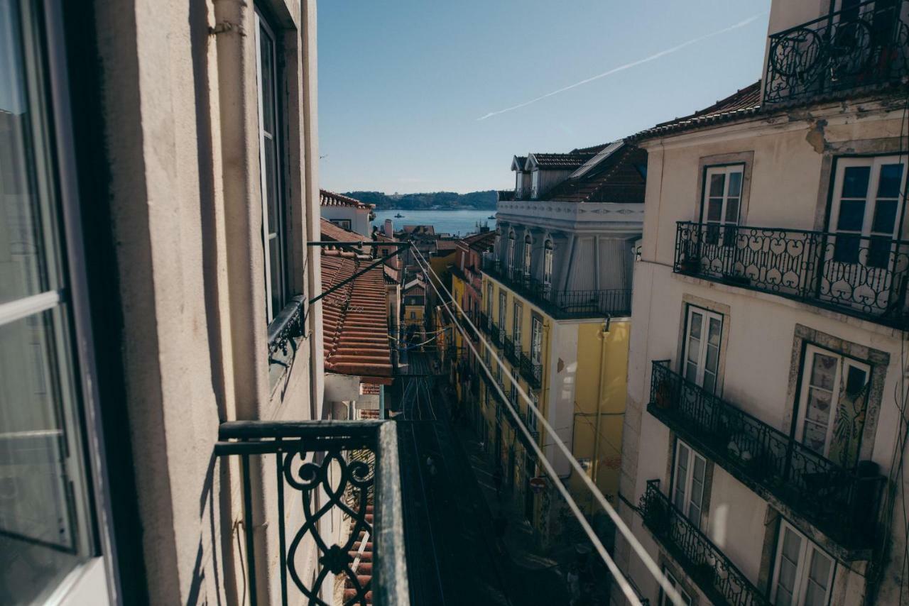 The Blue House - Bica Yellow Tram Lisboa Kültér fotó